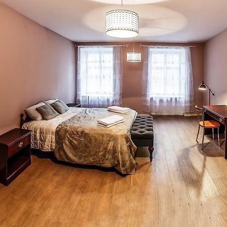 Apartment On Hutsulska 24H Electric Lviv Bagian luar foto