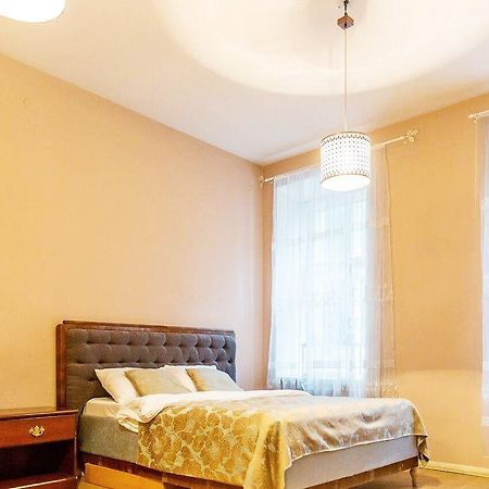 Apartment On Hutsulska 24H Electric Lviv Bagian luar foto