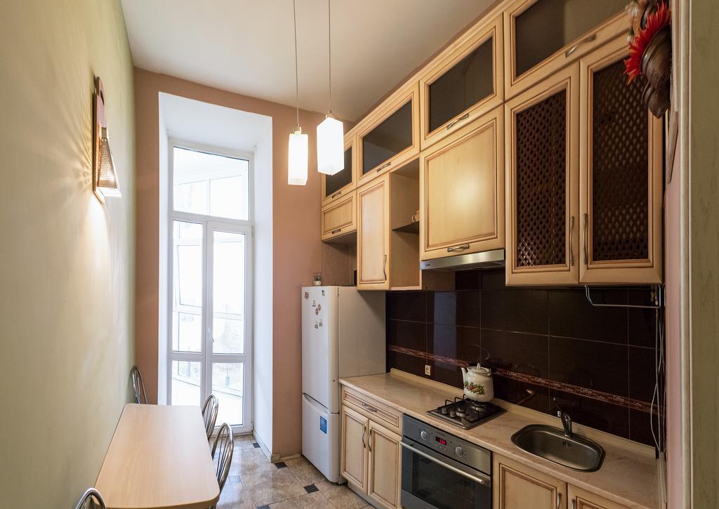 Apartment On Hutsulska 24H Electric Lviv Bagian luar foto