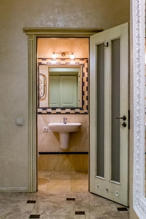 Apartment On Hutsulska 24H Electric Lviv Bagian luar foto